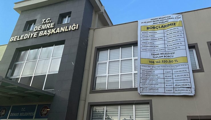 31 Mart’ta CHP’ye geçmişti… Belediyenin sandalyeleri kahvehanede çıktı