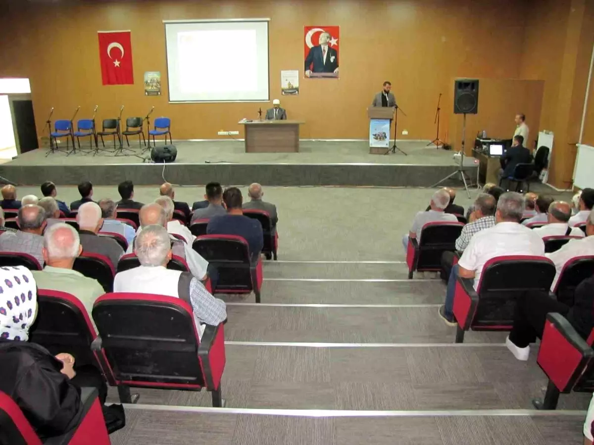 Hisarcık’ta ‘Peygamberimiz ve Şahsiyet İnşası’ Konferansı Düzenlendi